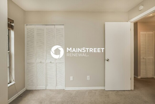 Building Photo - 3 Bedroom Pet-Friendly Home in OVIEDO, FL with Main Street Renewal