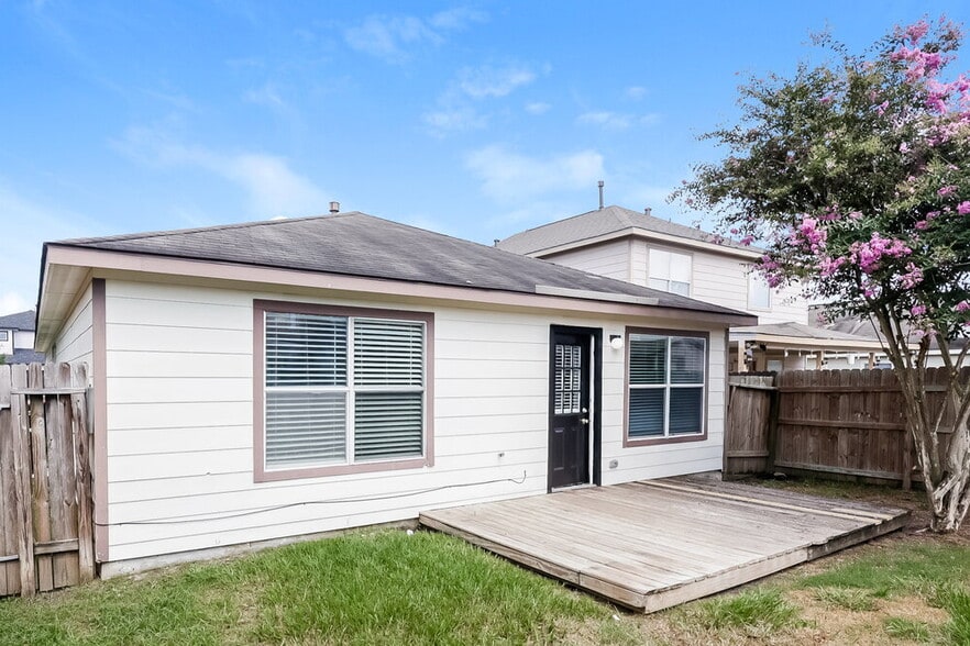 Building Photo - 1811 Adobe Stone Dr