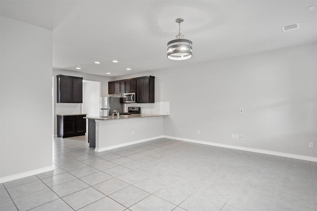 Building Photo - 1805 Artesian Spgs Xing