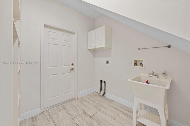 Building Photo - 1273 Scarlet Oak Cir