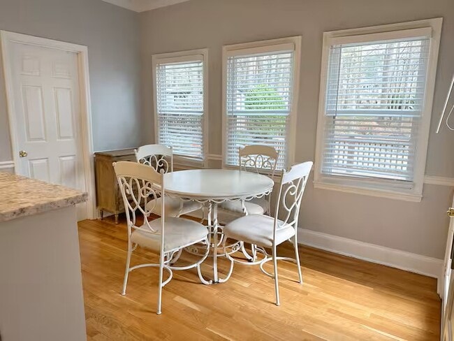 Building Photo - 4462 Cape Cod Dr