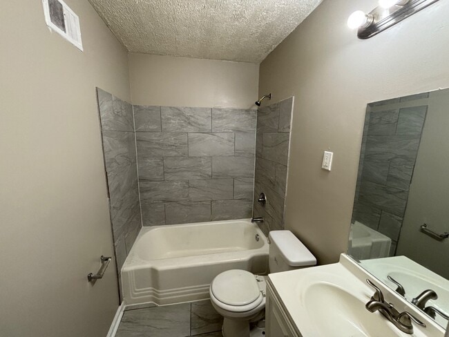 Building Photo - 3065 Earnett St
