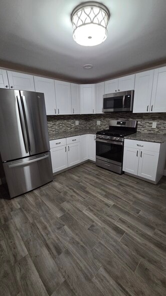 Kitchen - 241 Jackson Ave