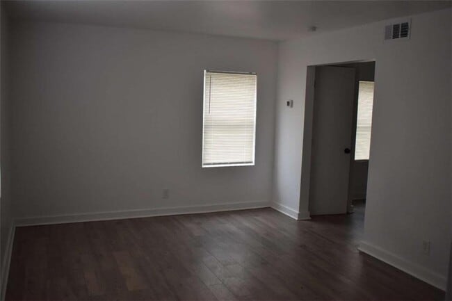 Building Photo - 1156 Triple Hill Dr