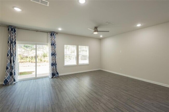 Building Photo - 345 Timberland Ave