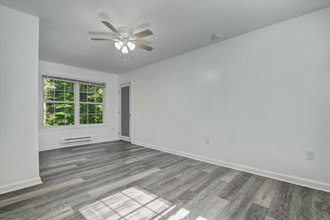 Building Photo - 198 White Pine Trl