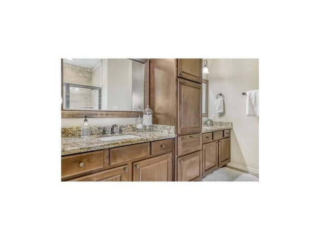 Building Photo - 2531 Kinnersley Ln