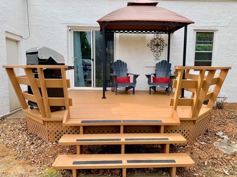 Building Photo - 432 W Seymour St