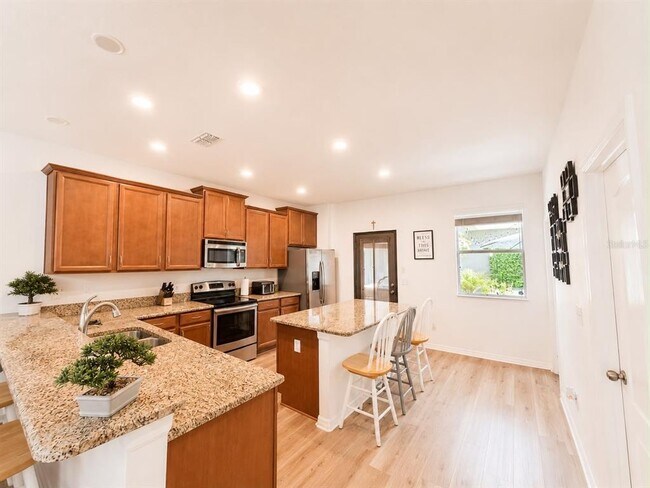 Building Photo - 12820 Strode Ln