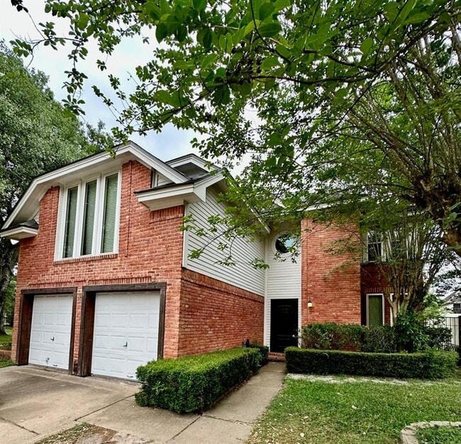 Primary Photo - 4842 Green Trail Dr