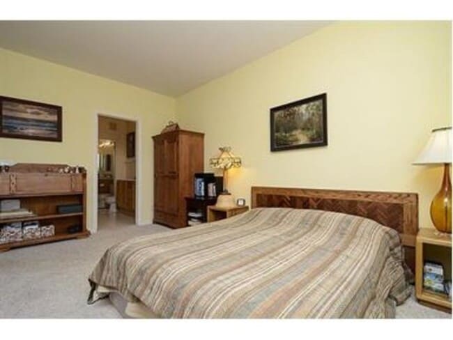 Building Photo - 2 bedroom 2 bathroom in Turtle Creek