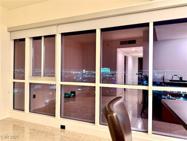 Building Photo - 4575 Dean Martin Dr