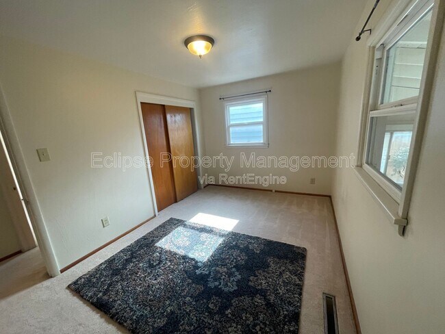 Building Photo - 447 19th St