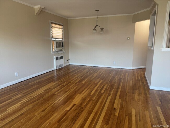 Building Photo - 375 Cochran Pl