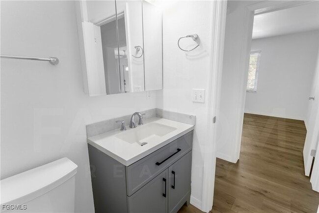 Building Photo - 10697 Holly Rd