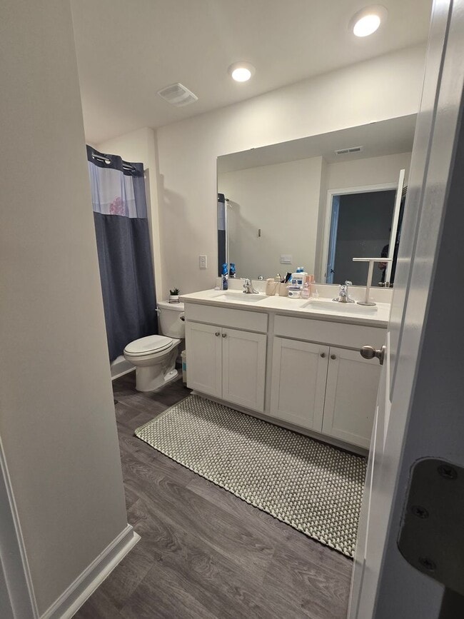 Building Photo - New Listing!!!