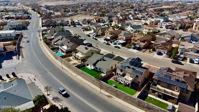 Building Photo - 436 Oakhurst Ln