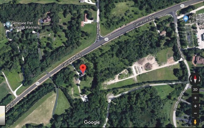 Building Photo - 2 Bedroom, 1.5 Bath Farm HOUSE, LARGE Yard, 2.5 Car Garage! UPDATES!