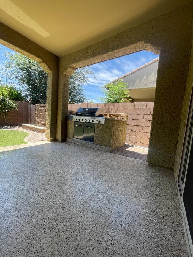 Building Photo - 4425 E Muriel Dr