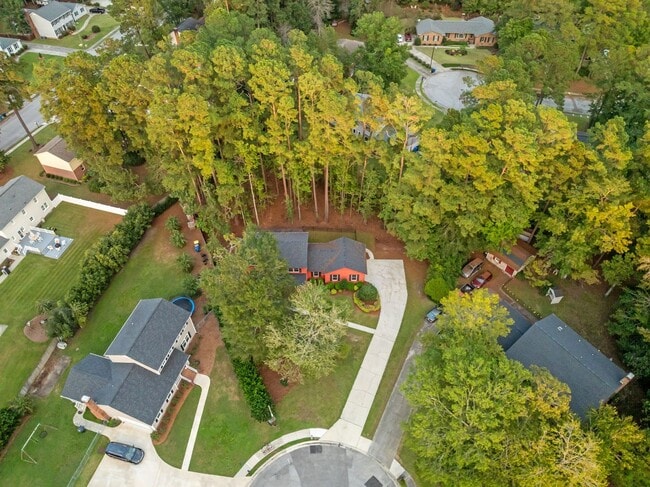 Building Photo - MOVE-IN READY $900 off first month