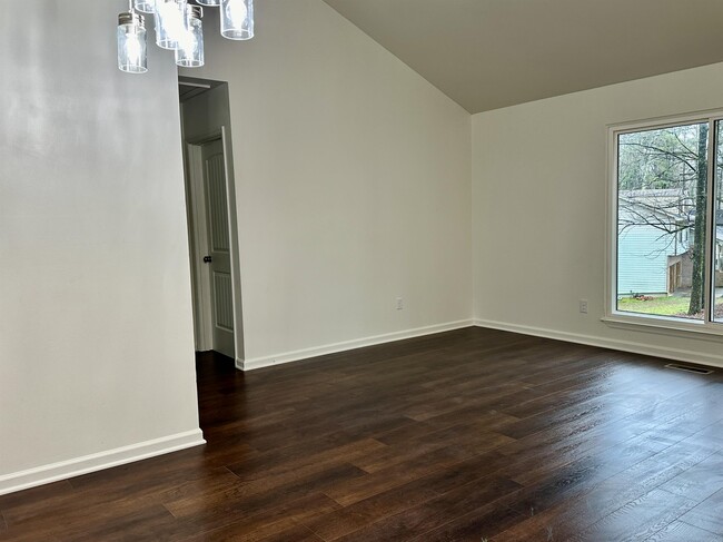 Building Photo - 2413 Pentland Dr