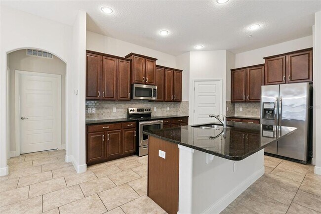 Building Photo - 2333 Lobelia Dr
