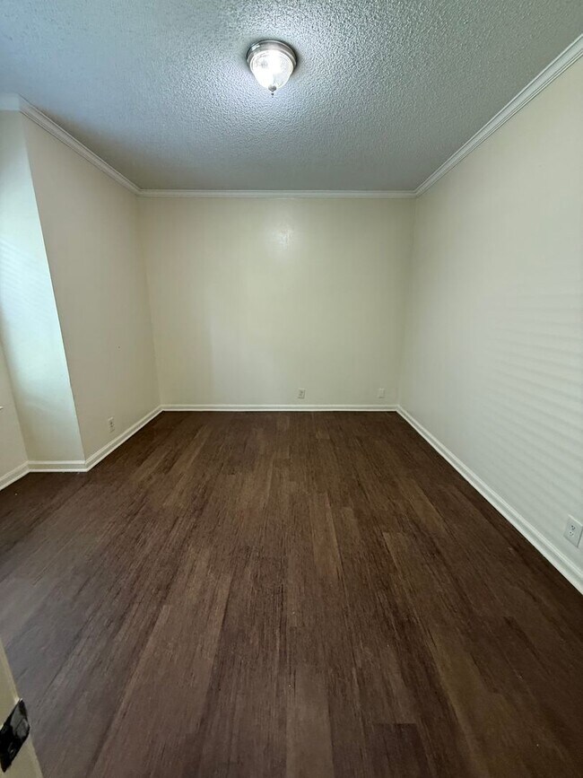 Building Photo - 1825 Starboard Dr