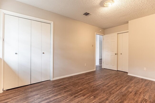 Building Photo - 6201 Berkett Cove