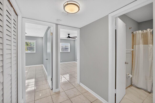 Building Photo - 4051 NE 13th Ave