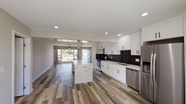 Building Photo - 4BD/2BA on Richard St (Lease out, pending signatures. Check back in a few days!)