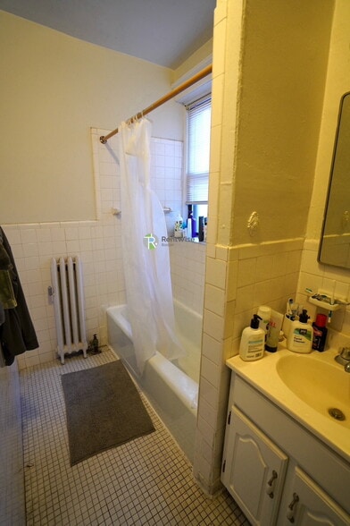 Building Photo - 294 Harvard St