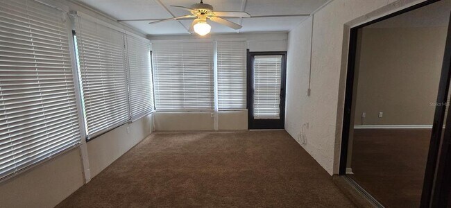 Building Photo - 1020 NE 30th Ave