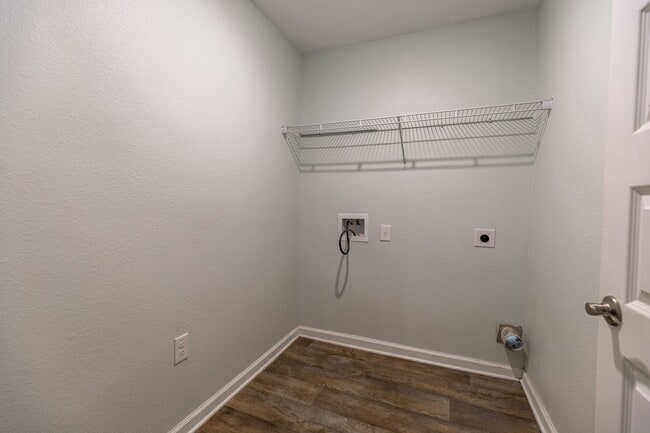 Building Photo - Beautiful 4-bedroom, 2-bath in a Foley nei...
