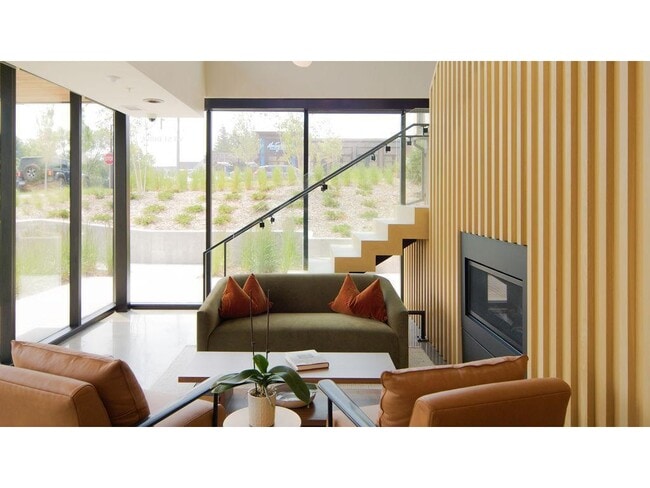 Building Photo - 10 West Dr