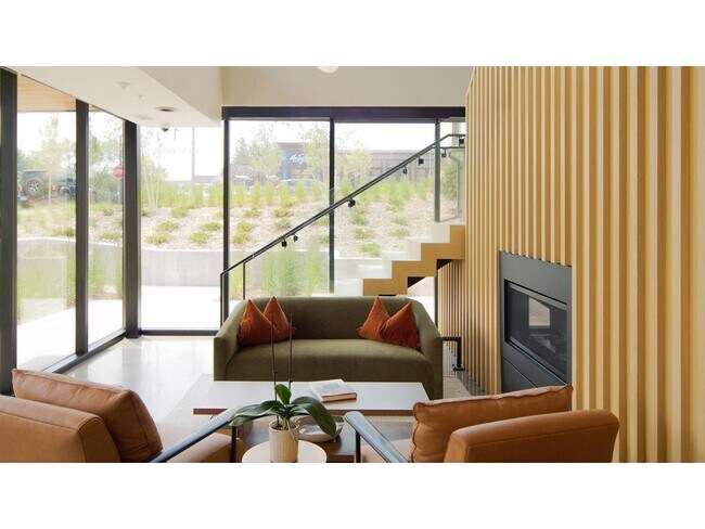 Building Photo - 122 West Dr