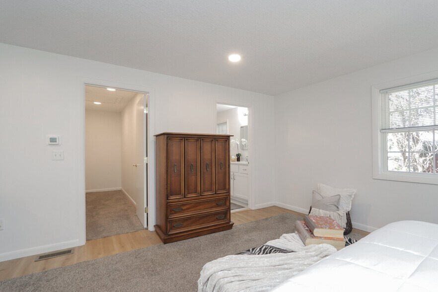 Building Photo - 159 Redfern Dr