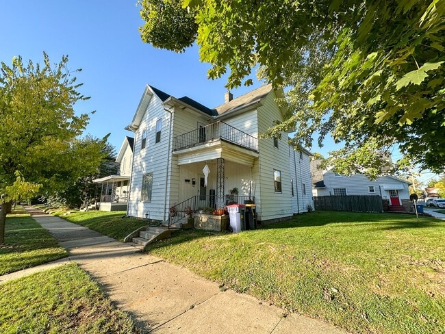 Building Photo - 1449 Quarry Ave NW