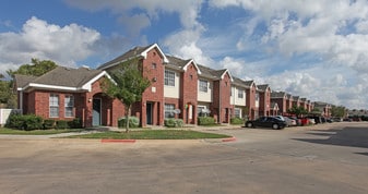 Building Photo - Plum Creek Apartments