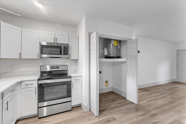 Washer and Dryer Hookups - 3812 N 51st St