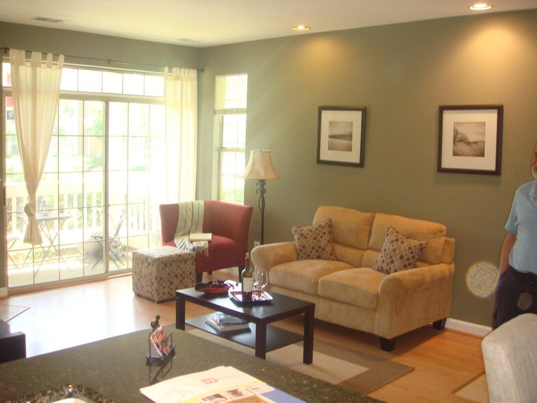 Living room and patio - 5917 Barbados Pl