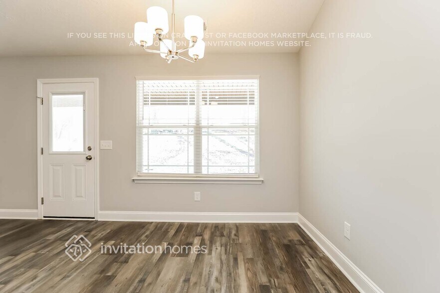 Building Photo - 273 Green Hills Dr