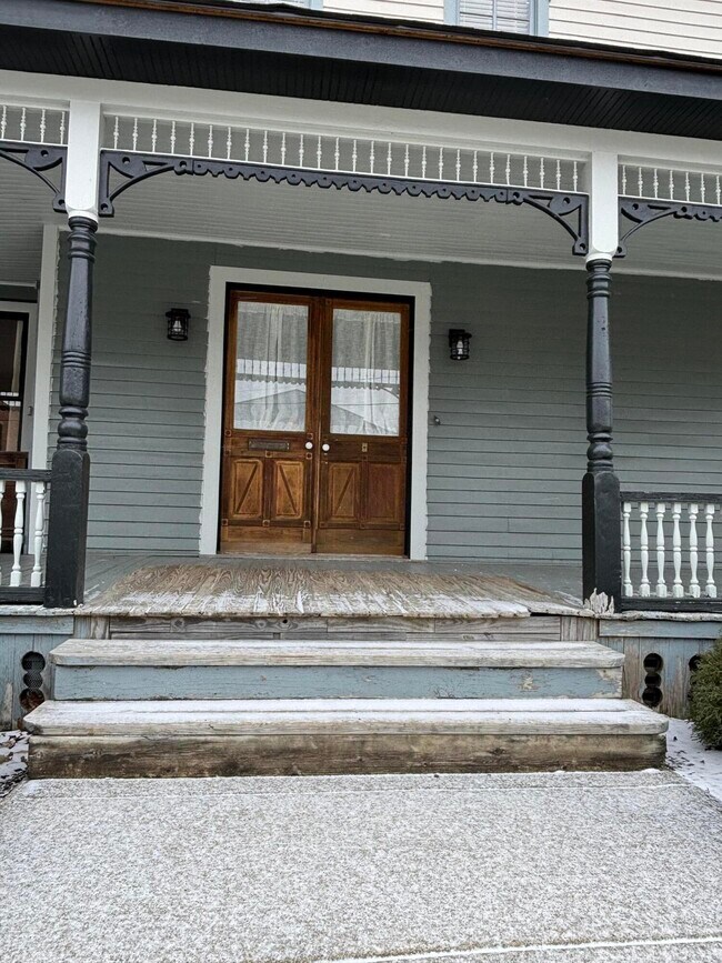 Building Photo - 118 S Evans St