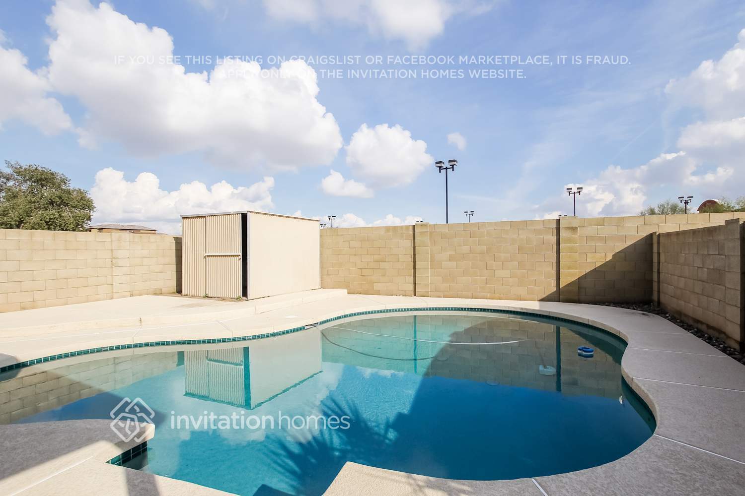Building Photo - 10483 N 76th Dr