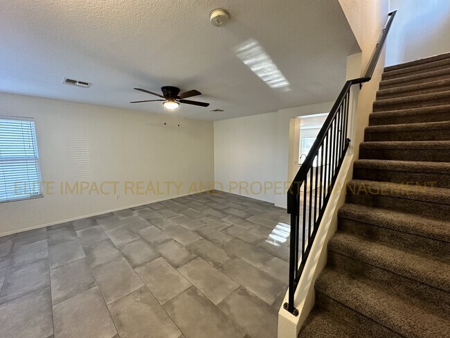 Building Photo - 3505 N Sierra Springs Dr