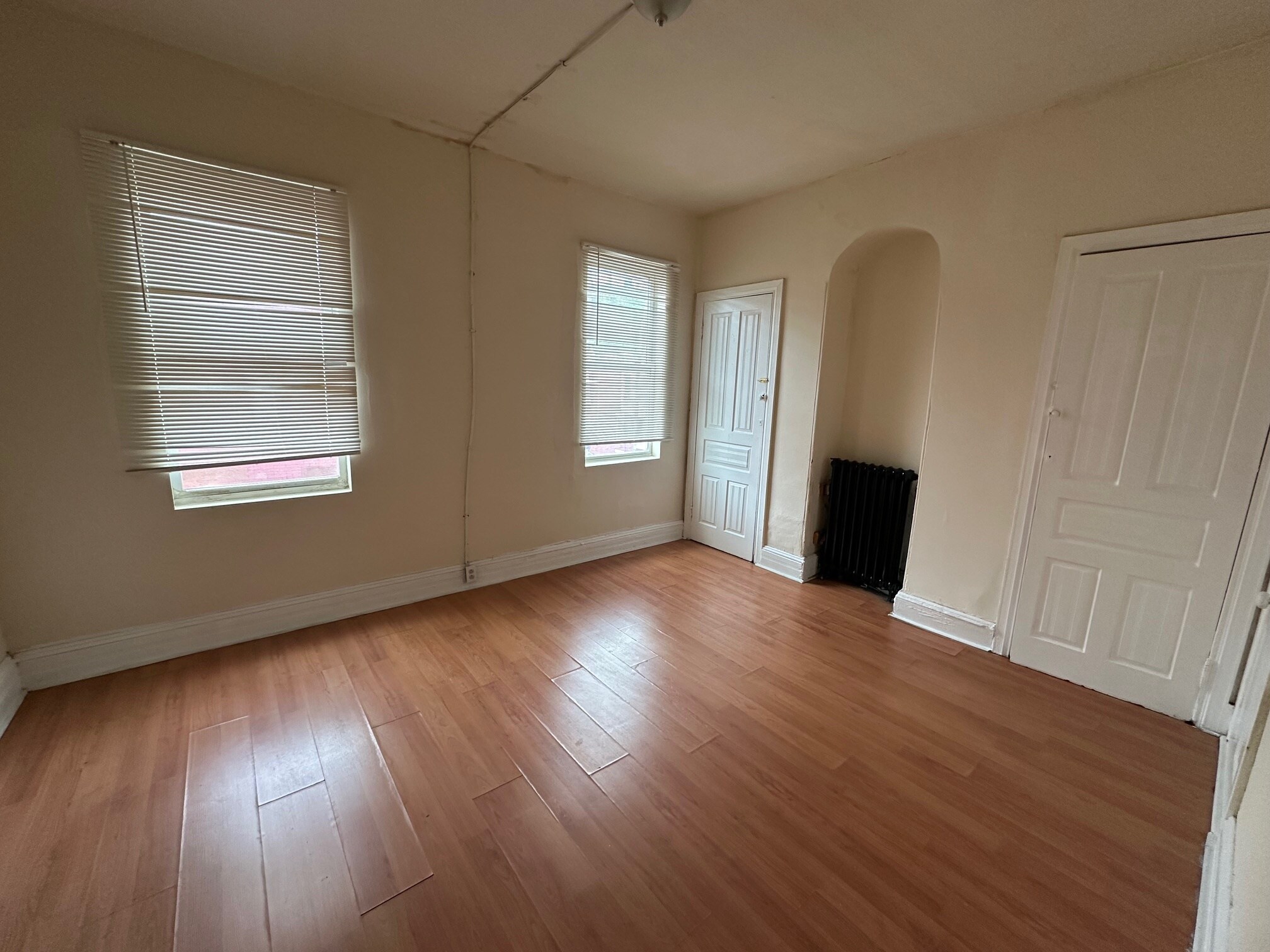 Building Photo - 1327 W Seltzer St