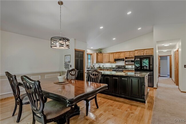 Building Photo - 58 Family Cir