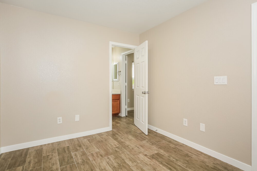 Building Photo - 5347 S Galanthus St