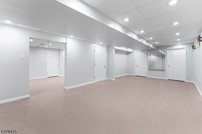 Building Photo - 300 Berkley Ave