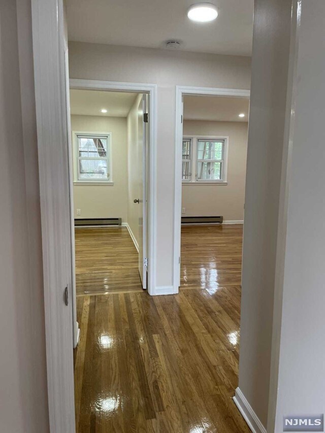 Building Photo - 411 Elm St