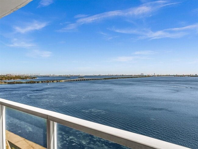 Building Photo - 665 NE 25th St